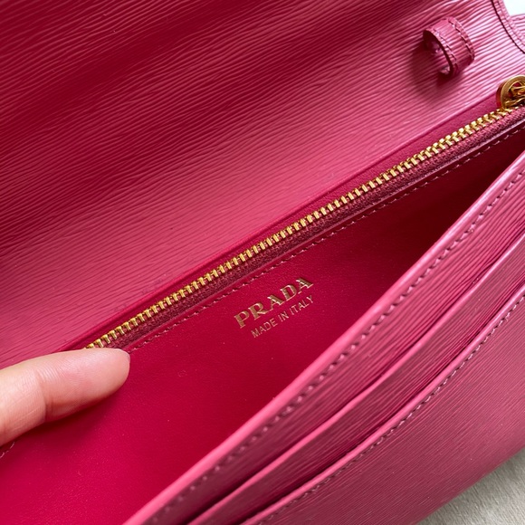 Wallet on Chain Saffiano Leather - Picture 7 of 10